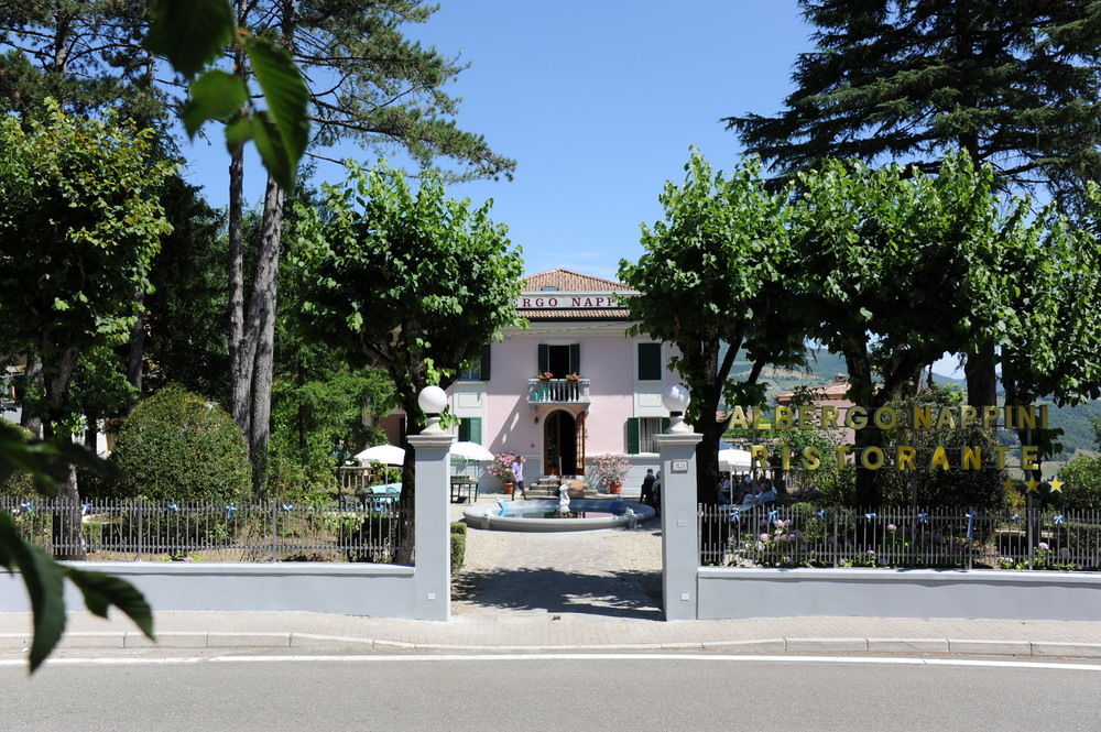 Albergo Nappini Lizzano In Belvedere Εξωτερικό φωτογραφία